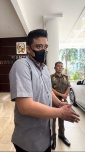 Sampaikan Permohononan Maaf, Bobby Janji Akan Tindak Lurah Yang Naikkan Harga di Pasar Murah