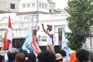 Peringati Hari Buruh, Ratusan Massa Aksi di Posbloc Medan