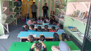 Barisan Akar Rumput Dirikan Sanggar Baca Masyarakat di Hamparan Perak