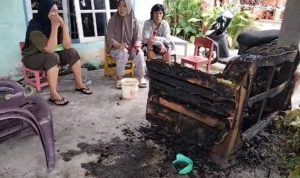 Rumah Seorang IRT Diteror OTK, Teras Rumah Dibakar