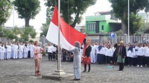 Wujud Keberagaman, RSUP Adam Malik Gelar Fashion Show Pakaian Adat dan Lomba Nyanyi Daerah