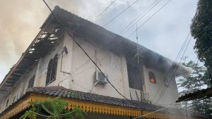 Kantor Camat Medan Area Terbakar