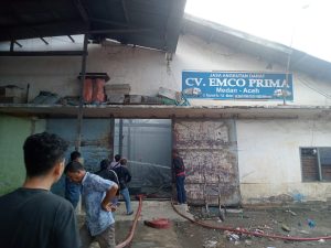 Gudang Ekspedisi Emco Prima Terbakar, Kerugian Mencapai Ratusan Juta Rupiah