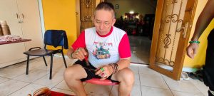 Bulan Suro, Wong Chun Sen Cuci Ratusan Keris dan Benda Pusaka