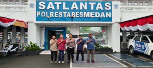 Satlantas Polrestabes Medan Berkolaborasi Dengan SMSI Sosialisasikan Tertib Berlalu Lintas