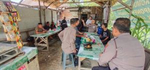 Bhabinkamtibmas Polsek Gebang Laksanakan Kegiatan Cooling System dan Edukasi Warga