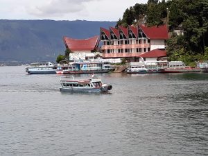 Penyeberangan Danau Toba Jadi Favorit Selama Libur Nataru, Puluhan Ribu Penumpang Memadati Kapal