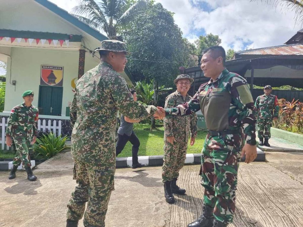 Letkol FAD Farid Commanding Officer TDM Kunjungi Kotis Nanga Badau, Ini Tujuannya