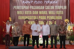 KPU Kota Gunungsitoli Gelar Rapat Pleno Terbuka Penetapan Wali Kota dan Wakil Wali Kota Terpilih Hasil Pilkada Serentak 2024