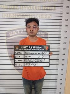 Usai Dipermak Masa, Residivis Curanmor ini Diserahkan ke Polisi