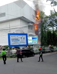 Diduga Sabotase, Kantor Dinas Pendidikan Sumut Terbakar