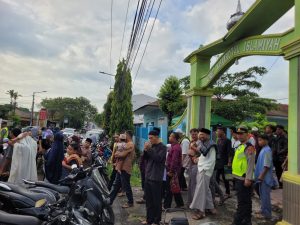 Personel Polres Pematangsiantar Laksanakan Pengamanan Ibadah Sholat Idul Fitri 2025