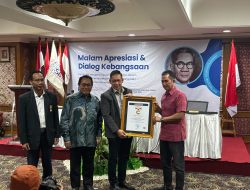 Wong Chun Sen Terima Anugerah Sahabat Pers SMSI