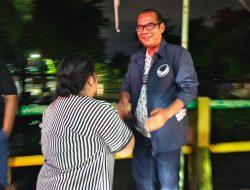 Antonius Tumanggor Beri Semangat Kepada Orangtua Korban Hanyut di Sungai Deli Karang Berombak