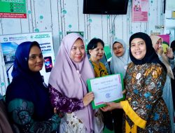 Ketua TP PKK Langkat Ny. Endang Kurniasih Ajak Perempuan Pematang Jaya Aktif Ikuti Tes IVA