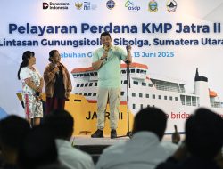 Lepas Pelayaran Perdana KMP Jatra II Gunungsitoli-Sibolga, Bobby Nasution Minta Berantas Kutipan Ilegal di Pelabuhan