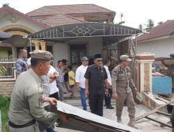 Komisi III DPRD Langkat Saksikan Eksekusi Penertiban Kios Pedagang di Luar Pasar Tradisional