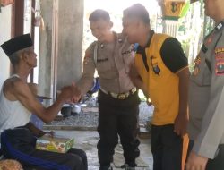 Jum’at Baroqah, Polsek Bohorok Bagikan Nasi Kotak Untuk Warga Sekitar