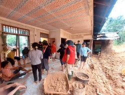 Sentuh Hati Masyarakat, DPC GMNI Tapanuli Utara Gelar Aksi Kemanusiaan dan Gotong Royong di Adiankoting