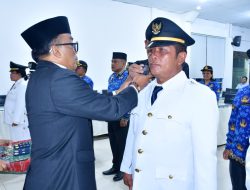 Wabup Samosir Lantik Pejabat Administrator dan Pengawas, Darwan Purba Camat Ronggurnihuta
