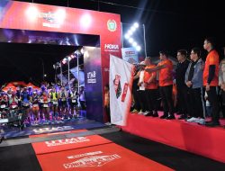 Vandiko Gultom Dampingi Gubsu Lepas Peserta Lomba 100K Trail of The Kings 2026 di Samosir