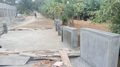 Peletakkan Batu Pertama Jembatan Beton Dusun IX – Dusun X Desa Palu Manis
