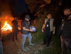 Dapat Perlawanan Warga, Satresnarkoba Polrestabes Medan Bakar Sarang Narkoba di Klambir Lima