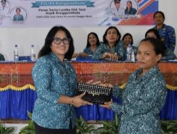 Ketua PKK Kabupaten Samosir Nyalakan Semangat Deteksi Dini Kanker Serviks Lewat Lomba IVA Tes di Ronggur Nihuta