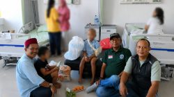 Mewakili Ketum Komnas PA, LPA Deli Serdang Jenguk Anak Korban Kekerasan Asal Dairi di RS Haji Medan