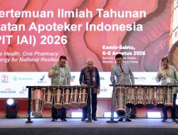 Wagub Surya Tekankan Pentingnya Kolaborasi  Pemerintah dan Apoteker Hadapi Tantangan Kesehatan Global
