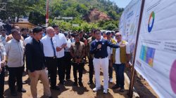 Gubernur Bobby Dampingi Wapres Gibran Serahkan Sertifikat Huntap di Sibolga