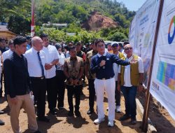 Gubernur Bobby Dampingi Wapres Gibran Serahkan Sertifikat Huntap di Sibolga