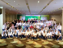 25 TahunReuni IAY 2001 Hadirkan Kebersamaan Abiturient dan Guru, “Agak Laen” Memang 2001 Nich!!!!