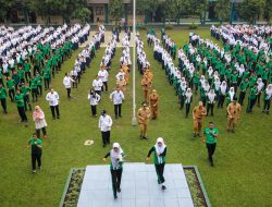 Semangat Anak Indonesia Hebat Menggema di SMPN 1 Medan, Mendikdasmen Abdul Mu’ti dan Rico Waas Senam Bersama Siswa